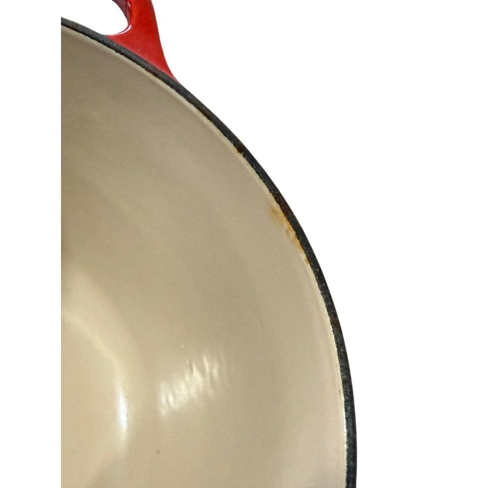 Le Creuset Signature Enameled Cast‎ Iron Saucepan 2 1/4 Qt Cerise Red W/Lid